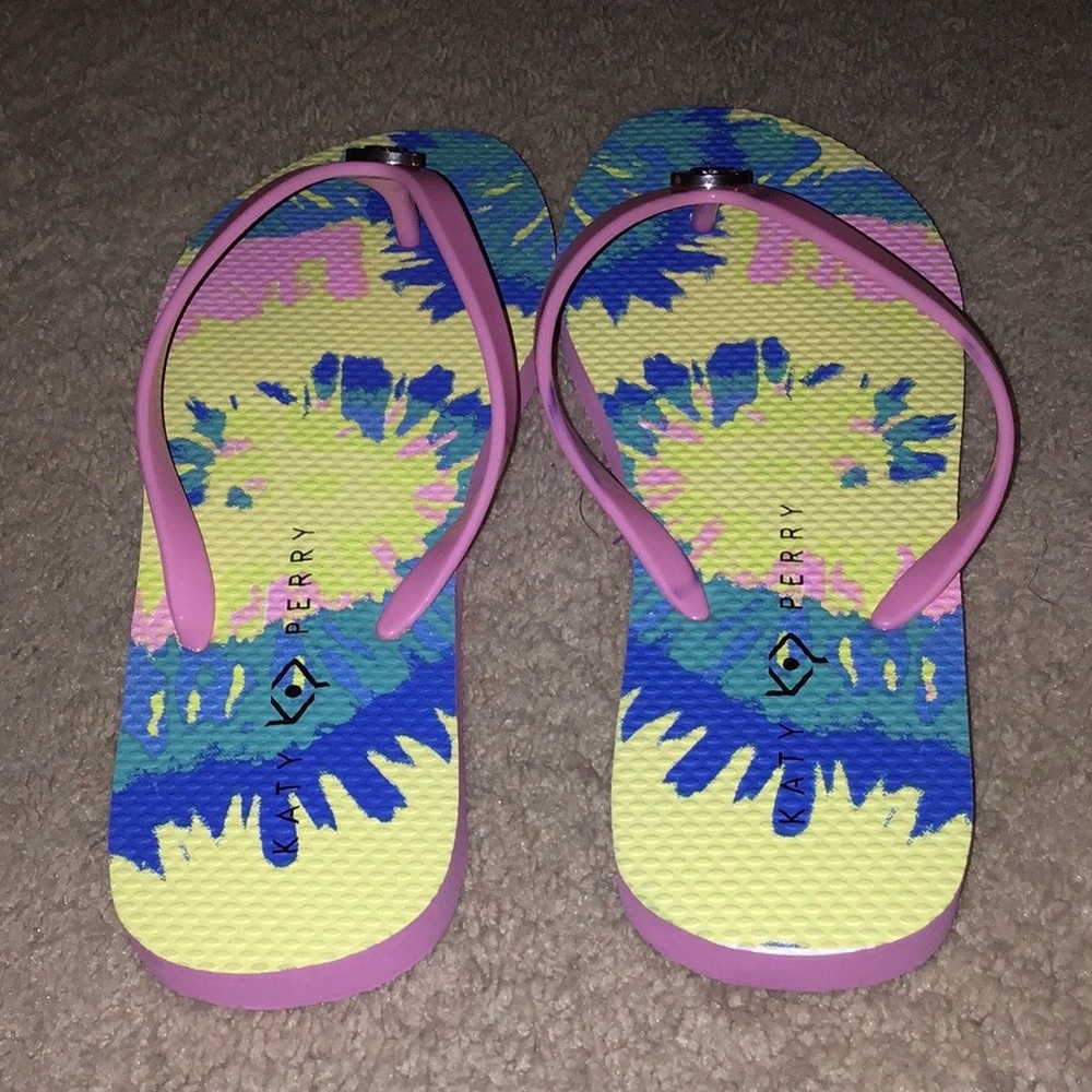 Katy Perry flip flops sandals